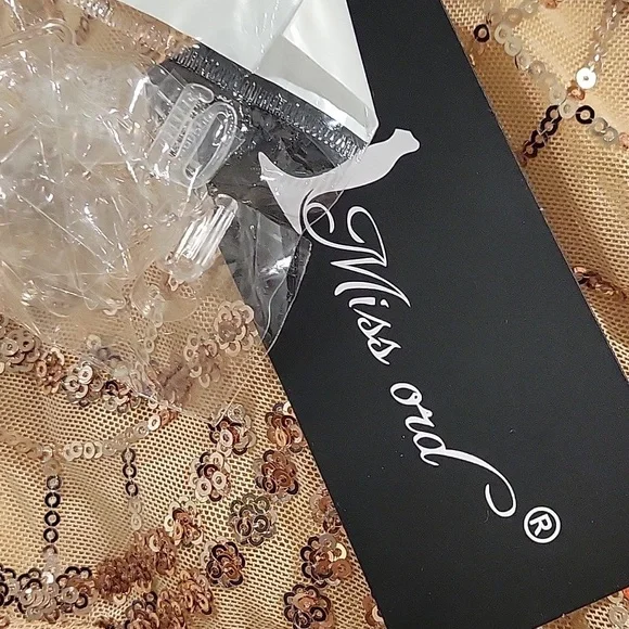 Elegant Gold Sequin Evening Gown - Picture 12 of 16